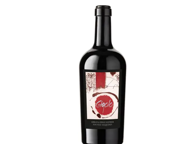 Gigolo rot AOC